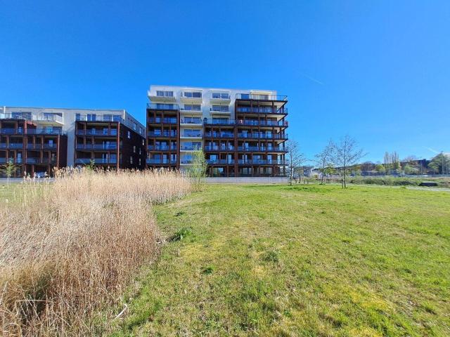 Subliem appartement met autostaanplaats en uniek uitzicht la