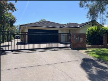 Cessnock, Narone Creek - Parking, Equipped kitchen