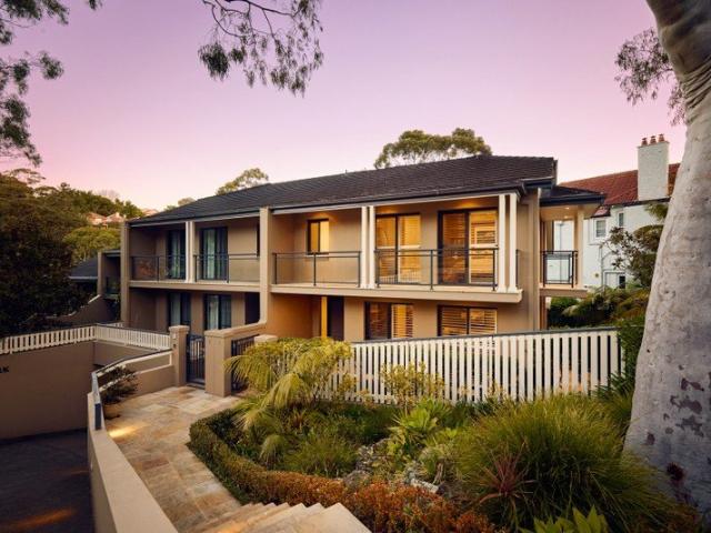 Substantial 441sqm Townhouse, Northern Light & Exceptional Privacy