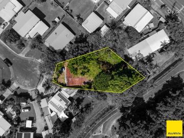 Substantial 915m² Allotment Selling As Is, Where Is