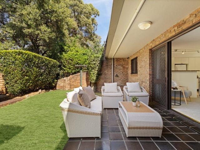 Substantial townhouse in a prime location