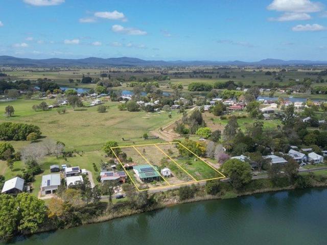SUBSTANTIAL BRUSHGROVE OPPORTUNITY WITH RIVER VIEWS
