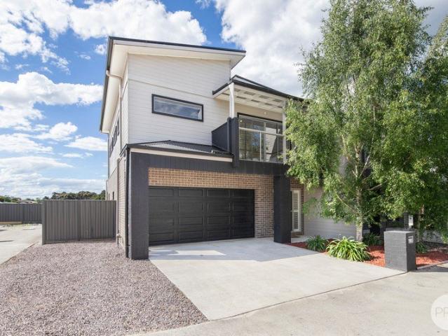 Substantial Contemporary Living in Peaceful Leafy Setting