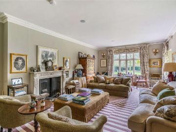 Substantial Country Residence in the heart of Coln St. Aldwyns