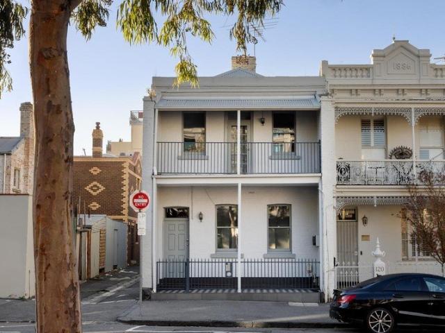 Substantial double storey Victorian home with on the city's fringe