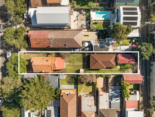 Substantial Dual Residence Holding With Two Street Frontages
