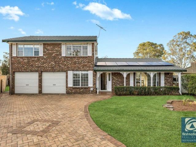 Substantial Family Home in Quite cul de sac !