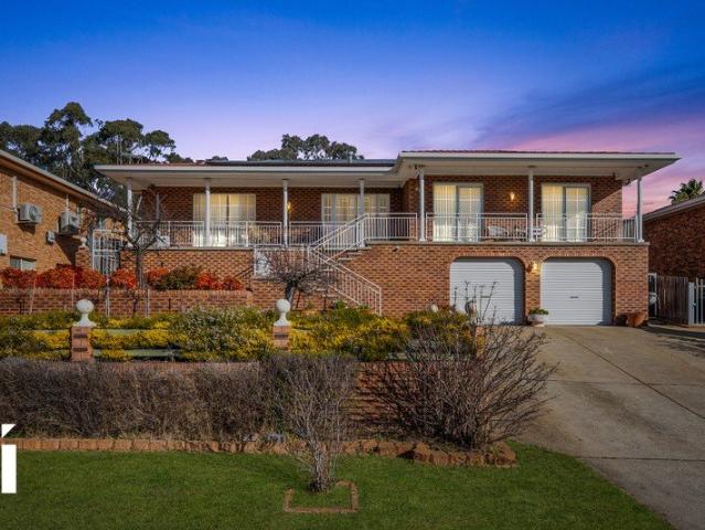 Substantial Family Living, North Views & Backing Directly onto Reserve