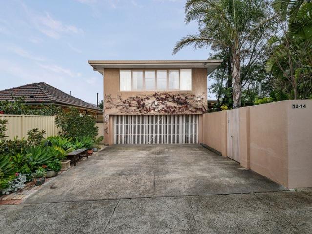 Substantial Family Living on 884sqm