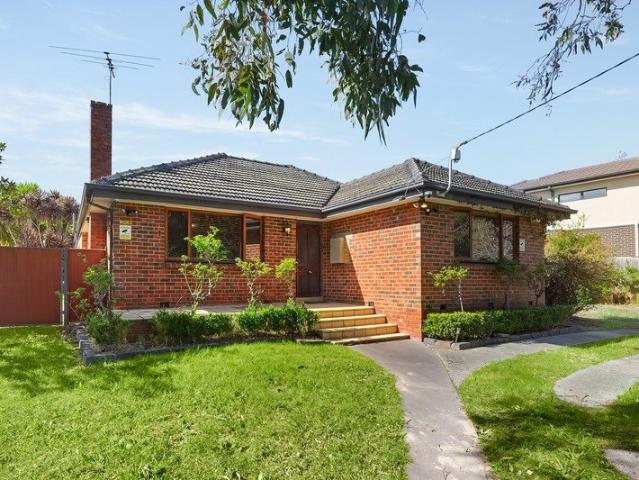 Substantial Landholding in a Prized Location