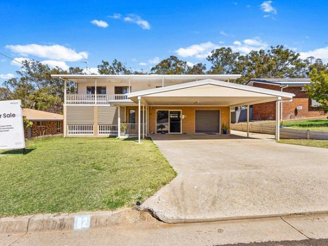 Expansive Dual Level Living with Independent Downstairs Accommodation & a 4 Bay Shed