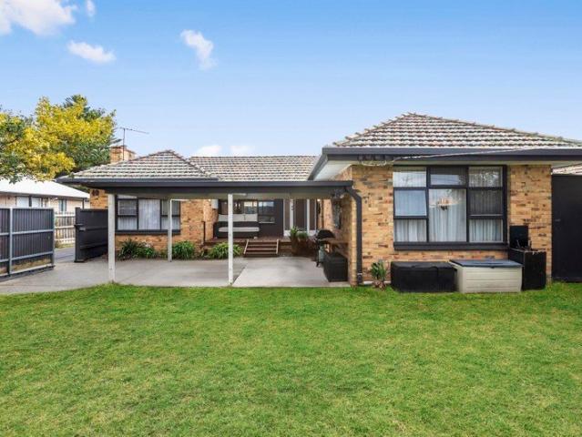 Substantial Space, Beachside Lifestyle on 440m² Approx
