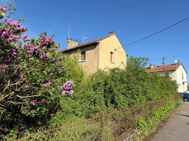 SUCCESSION VACANTE ! Maison à rénover 5 pièces, 3 chambres à Conflans en Jarnisy