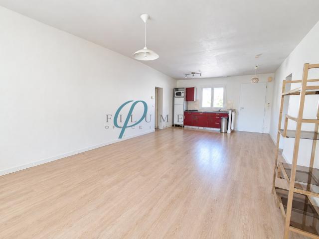 SUCE SUR ERDRE Charmante maison meublée de plain pied avec jardin terrasse et garage
