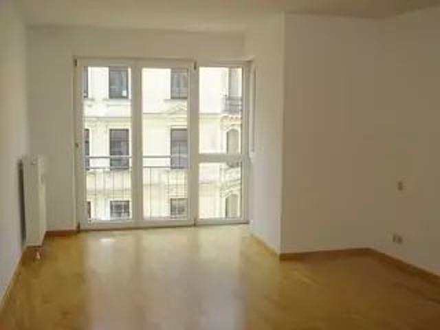 Südvorstadt. 3 Raum Wohnung mit Glaserker und Vinyl Belag!