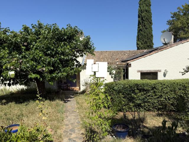 Sud Ardèche: 07260 Rosieres, Villa avec piscine sur 6800 m²