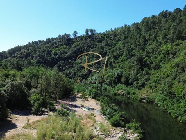 SUD ARDECHE A VENDRE ANCIEN MOULIN AU BORD DE LA RIVIERE