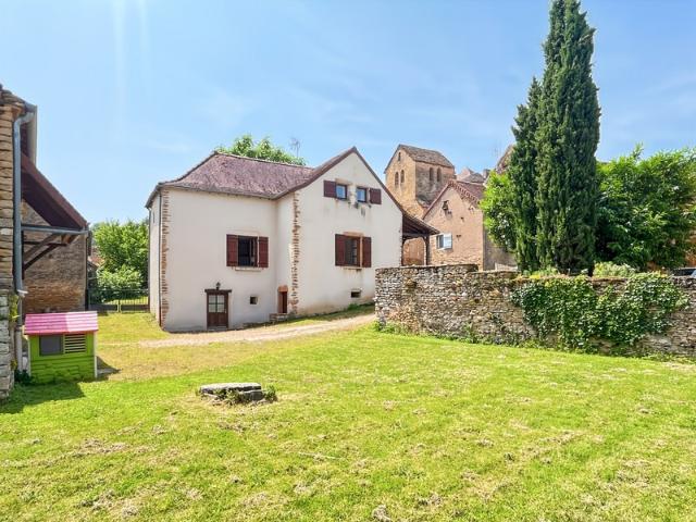 SUD BOURGOGNE | MAISON DE CARACTÈRE + GRANGE | PROCHE CLUNY ET TAIZÉ Terrain de 600 m²