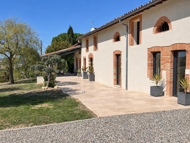 Sud de Toulouse,ferme rénovée de 350 m² sur les coteaux a. 350m² Saint Sulpice sur Lèze