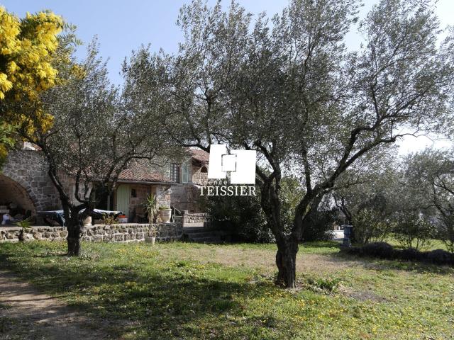 Sud Est France: 07140 les Vans, Mas Provençal sur 4700 m² d. 286m² Payzac