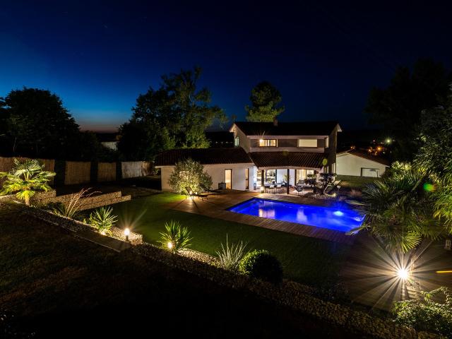 Sud Ouest de la France – Villa contemporaine avec piscine ch. 238m² Périgueux