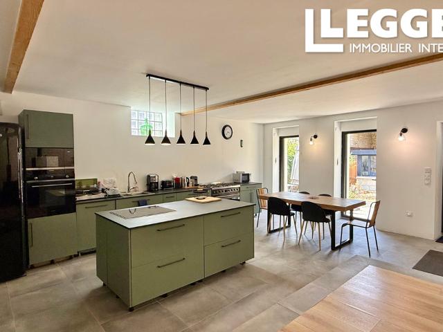 Sud Val de Loire: maison pierre rénovée, lumineuse, 2 chambres, 2 salles d’eau, pied à terre ou investisseur