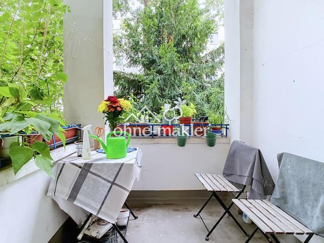 Südbalkon ins Grüne, super Schnitt, Wannenbad, Wohnküche, voll möbliert
