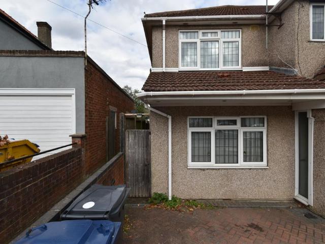 Sudbury Heights Avenue 2 bed semi detached house to rent £2,349 pcm £542 pw