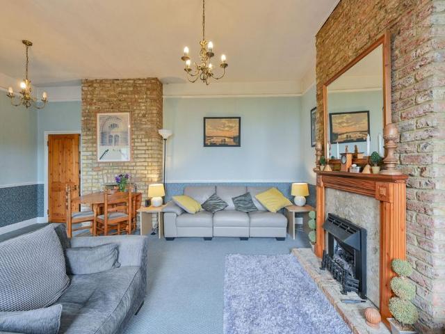 Sudbury Hill, Harrow on the Hill. 2 bed flat to rent £1,800 pcm £415 pw