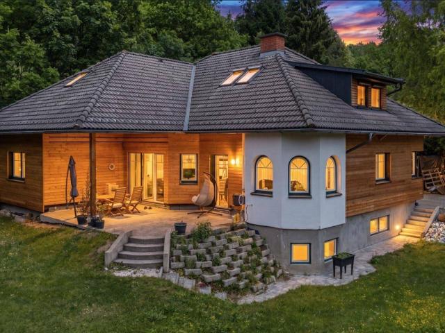 Südkärntner Seengebiet: Großzügiges Panorama Landhaus in absoluter Ruhelage