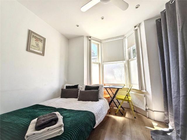 Sudlow Road, London SW18, Studio to rent, £1,500 pcm | PrimeLocation