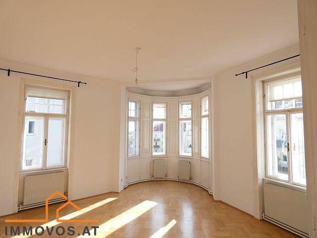 SÜDSEITIGE KLASSISCHE ALTBAUWOHNUNG MIT ERKERZIMMER NÄCHST TÜRKENSCHANZPARK