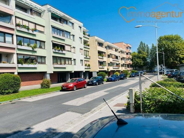 Südseitige 4 Zimmer Wohnung mit Loggia & Tiefgaragenplatz in Linz