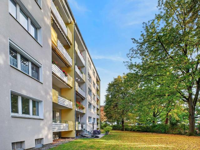 Südstadt: 3 Zi. Erdgeschosswohnung in ruhiger Parklage mit Balkon & Gartenanteil!