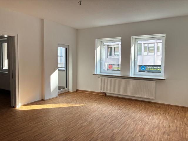 SÜDSTADT | Modernisierte 3 Zimmer Wohnung mit Loggia