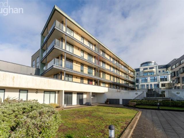 Suez Way, Brighton BN2 2 bed flat to rent £1,400 pcm £323 pw