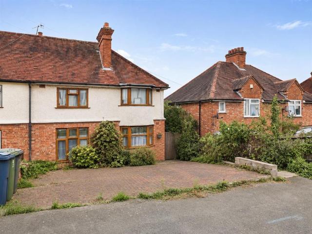 Suffield Road, High Wycombe HP11 3 bed semi detached house to rent £1,900 pcm £438 pw