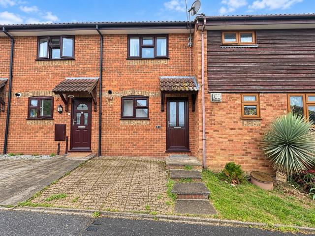 Suffolk Avenue, Leigh on Sea SS9 2 bed terraced house to rent £1,500 pcm £346 pw