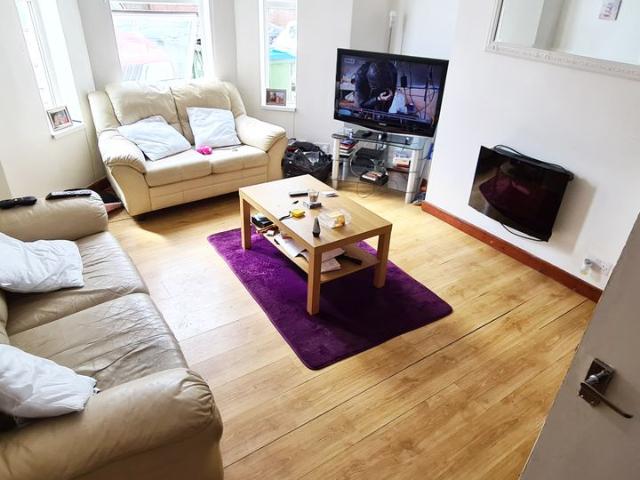 Suffolk Avenue, Southampton SO15, 1 bed flat to rent, £825 pcm | PrimeLocation