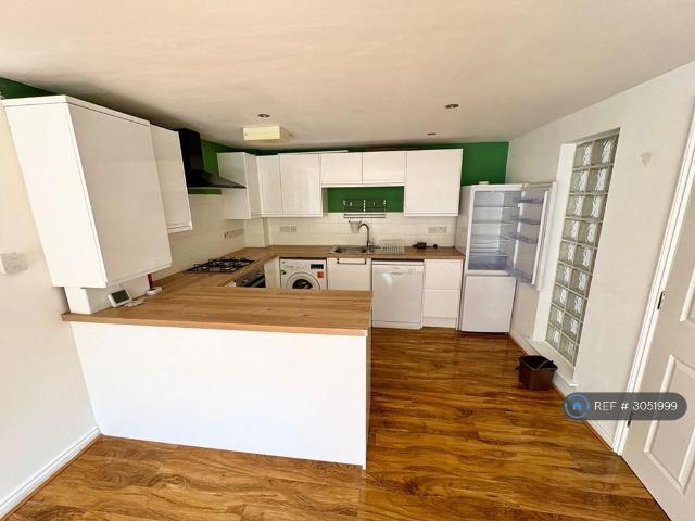 Suffolk House, Bournemouth, BH2 2 bed flat to rent £1,200 pcm £277 pw