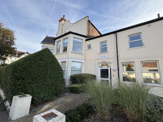 Suffolk House, Grosvenor Road. Studio to rent £800 pcm £185 pw