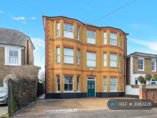 Suffolk House, Weybridge, KT13 1 bed flat to rent £900 pcm £208 pw