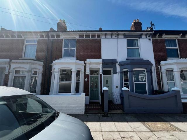 Suffolk Road, Hampshire PO4 2 bed terraced house to rent £1,275 pcm £294 pw