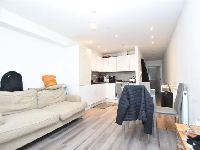 Suffolk Road, London SE25, 1 bed flat to rent, £1,400 pcm | PrimeLocation