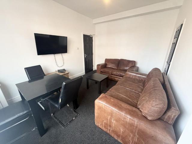 Suffolk Street, Langworthy, Salford 4 bed end of terrace house to rent £2,600 pcm £600 pw