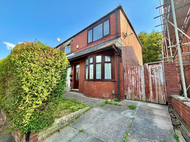 Suffolk Street, Oldham, OL9 2 bed end of terrace house to rent £950 pcm £219 pw
