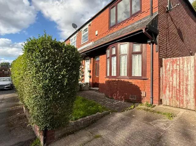 Suffolk Street, Oldham OL9 2 bed house to rent £950 pcm £219 pw