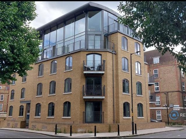 Sugar Lane, London, SE16 2 bed flat to rent £3,150 pcm £727 pw