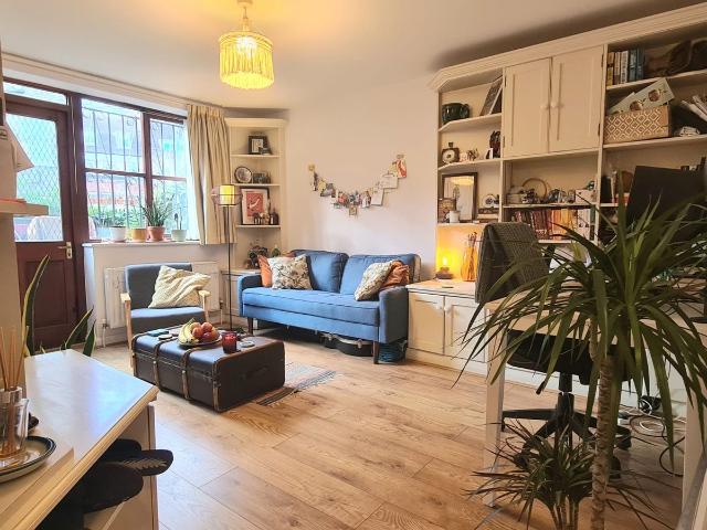 Sugar Loaf Walk, London E2, 1 bed flat to rent, £1,950 pcm | PrimeLocation