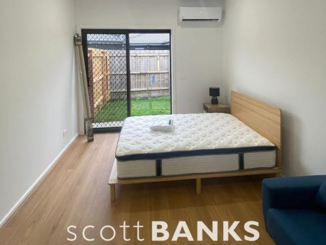 Suite 8 Including furniture, utilities and free internet Gavan Court Residences